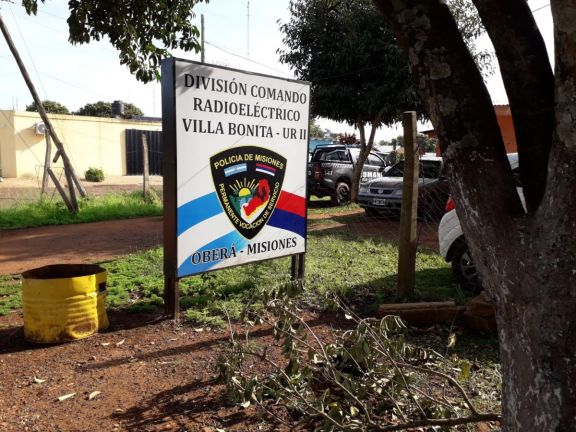 "Saltó desde el oscuro y le apuntó con el arma", grave denuncia de una mujer herida en un operativo policial