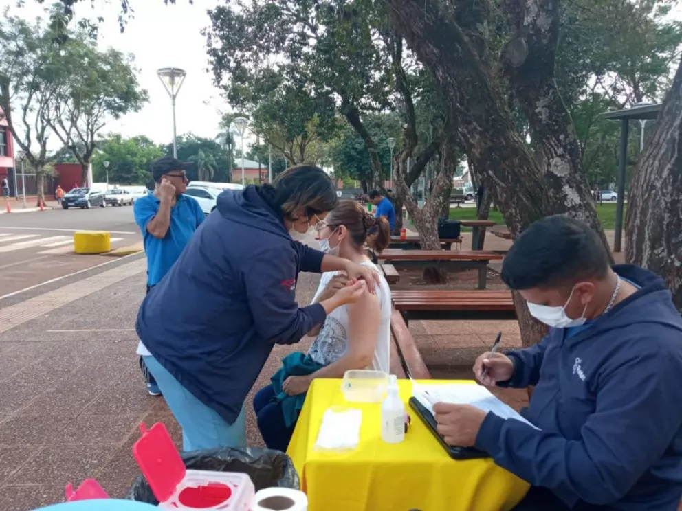 Jornada de vacunación contra la hepatitis en Jardín América 