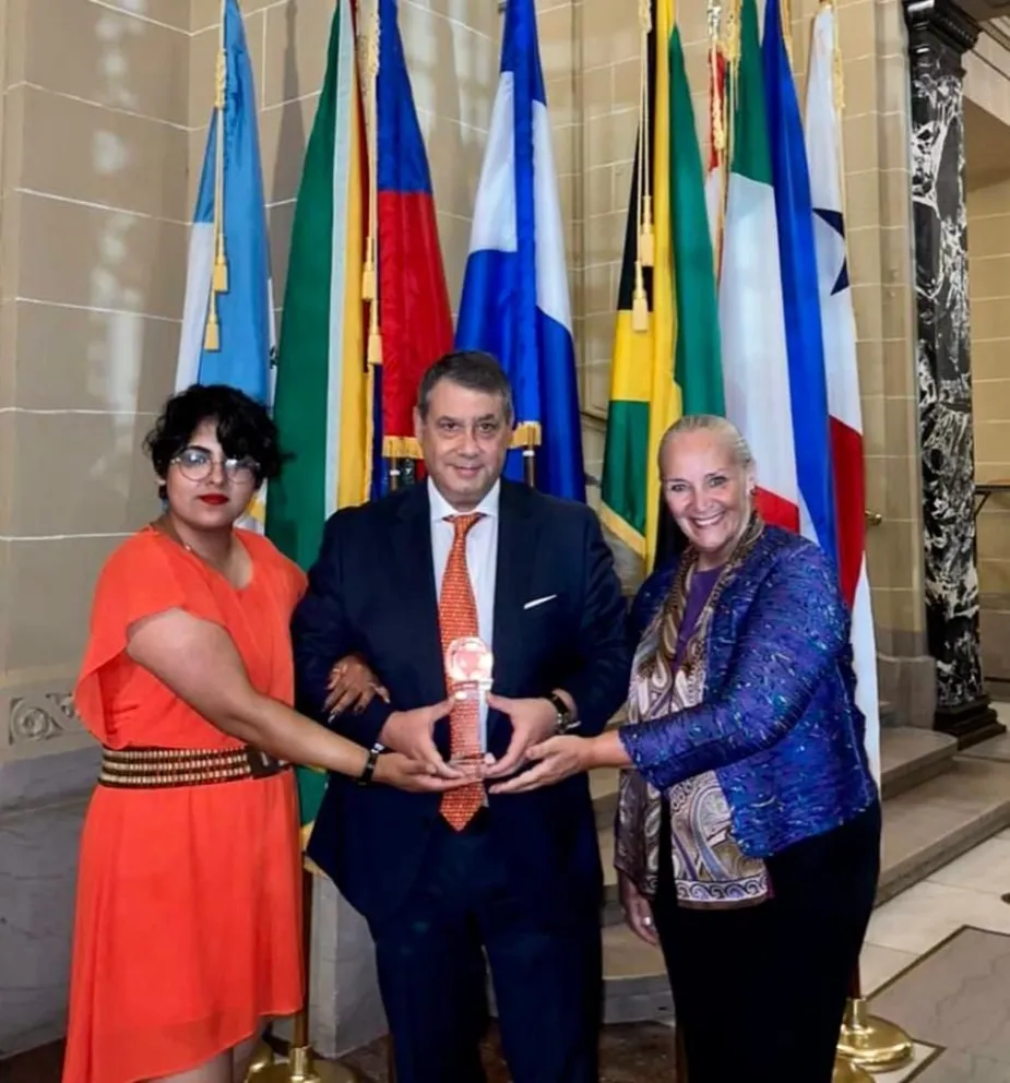 La OEA reconoció a Guillermo Whpei con el "Humanitarian Award"