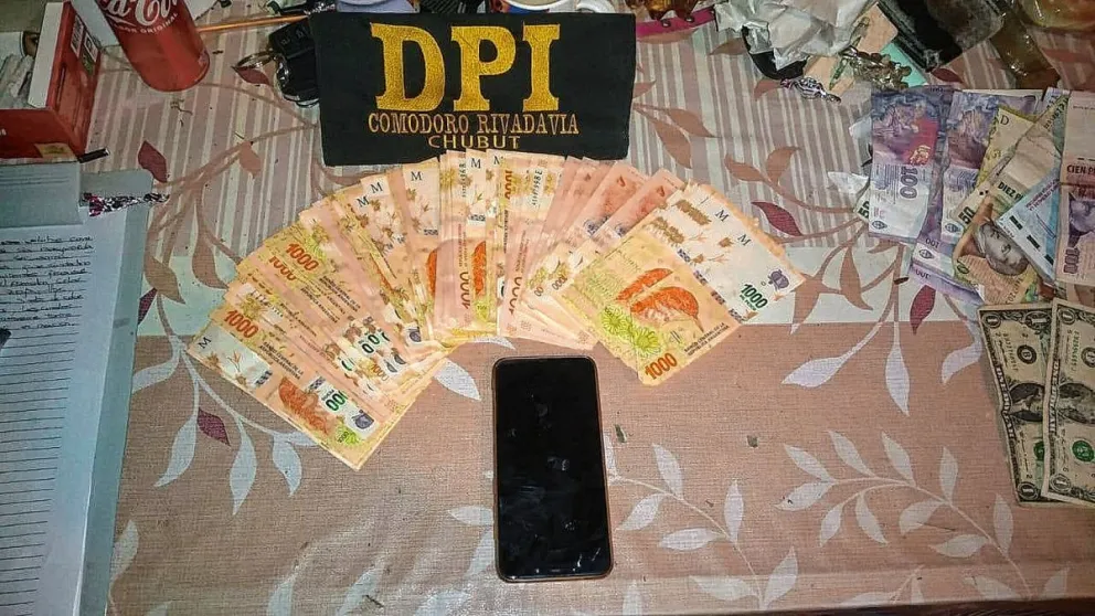 Lo identificaron y recuperaron $91.000 de los $150.000 que sustrajo de un auto en el centro