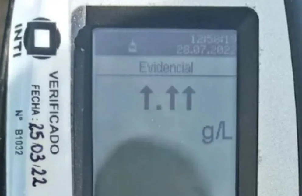 Esquel: chocó con su auto y en el test de alcoholemia superó la medición máxima