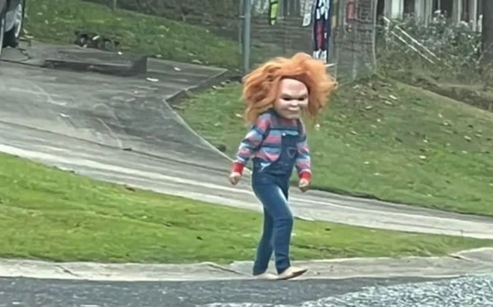 Pánico en Estados Unidos: un niño se disfrazó de Chucky y atemorizó a todos sus vecinos