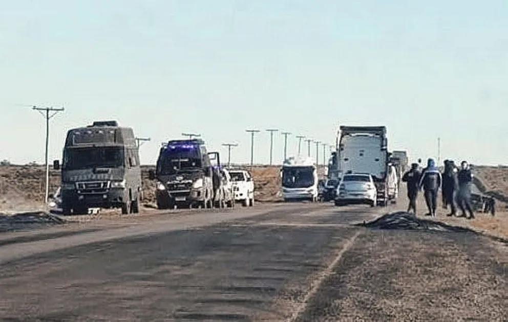 Tras la llegada de Infantería de Policía se despejó el corte de ruta en Puerto Deseado