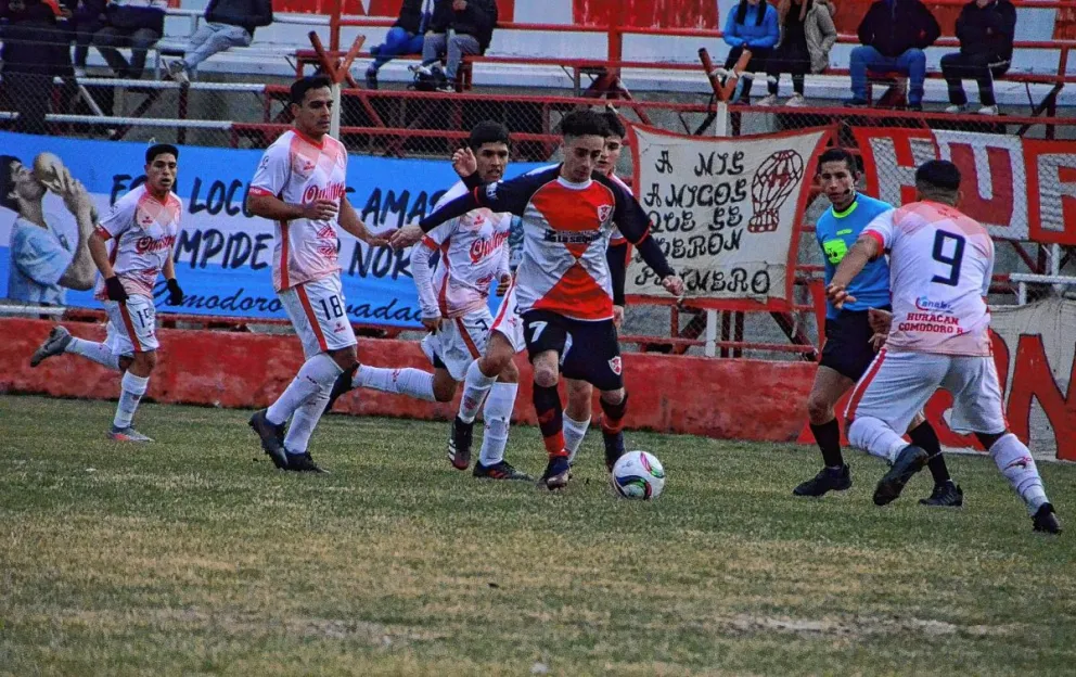 Diego Schoff para Rada Tilly-Huracán