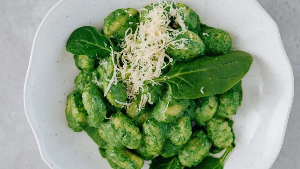 Cómo hacer deliciosos ñoquis de queso y espinaca ¡en tres simples pasos!
