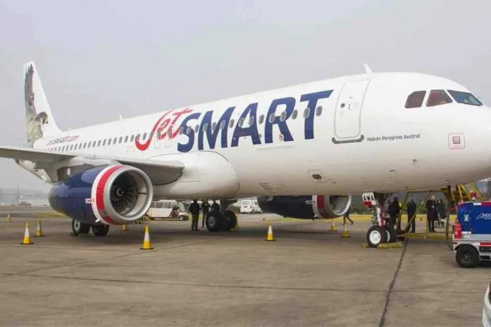 Piloto se desmayó en pleno vuelo: debieron aterrizar de emergencias