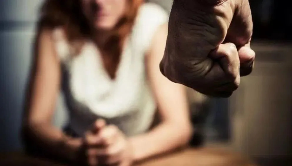 El drama de una mujer de Viedma con su pareja: “Quise terminar la relación, pero me dijo que la iba a pasar muy mal”