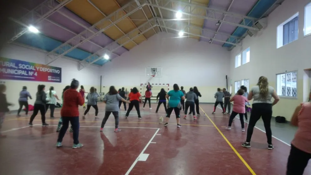 Baile solidario por Glenda y los Rescataditos de Grays