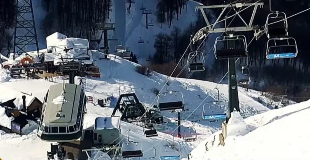 Tragedia en el Cerro Catedral: un operario murió mientras intentaba arreglar una aerosilla