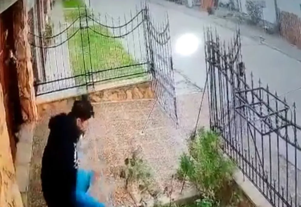 Joven mató a golpes a su abuelo y escondió el cuerpo en el patio de su casa