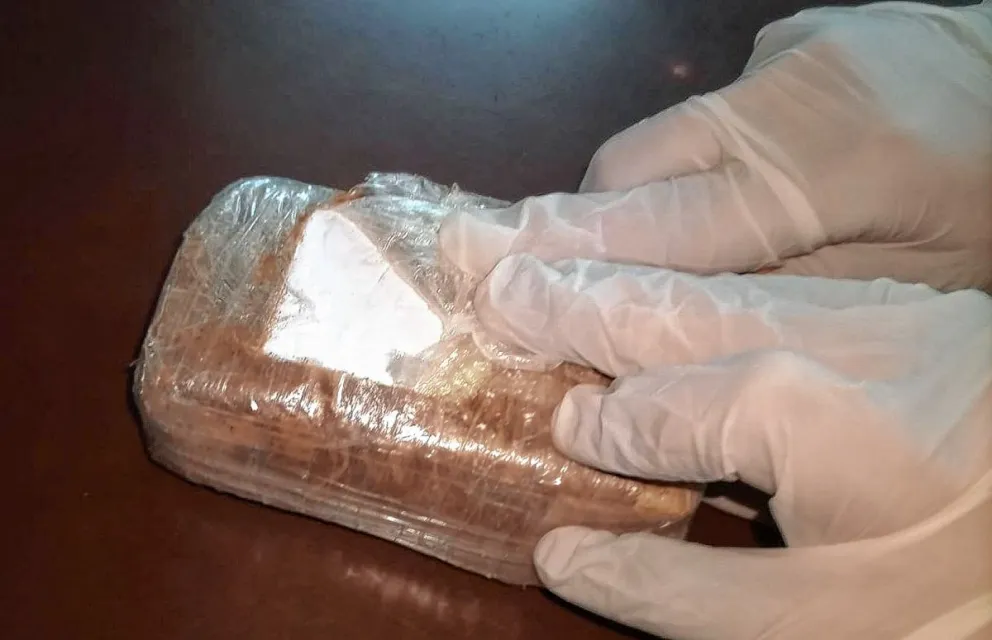 Detienen en Arroyo Verde a pareja oriunda de Trelew con un millón de pesos en cocaína