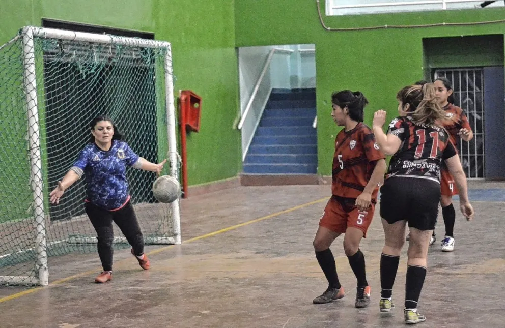 Se disputan las semifinales en el femenino