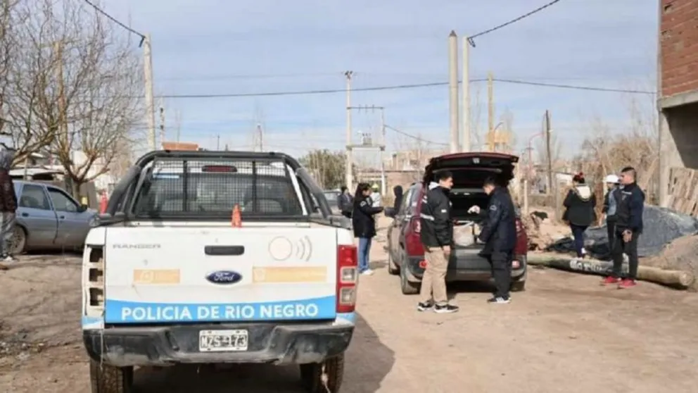 Horror en Cipoletti: un hombré encontró a sus perros comiendo restos del cuerpo de un bebé