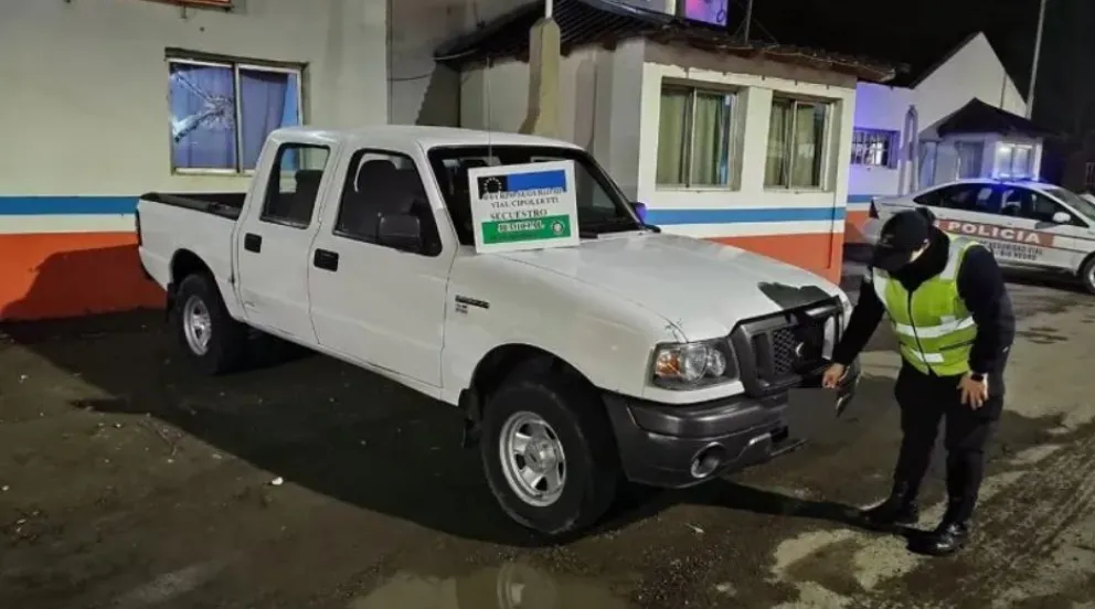 Circulaba por Ruta 22 con una camioneta que era buscada en La Plata 
