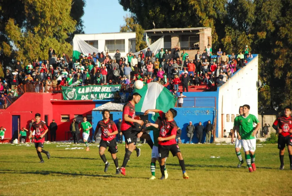 Unión arranca su defensa del título en la liga barrial