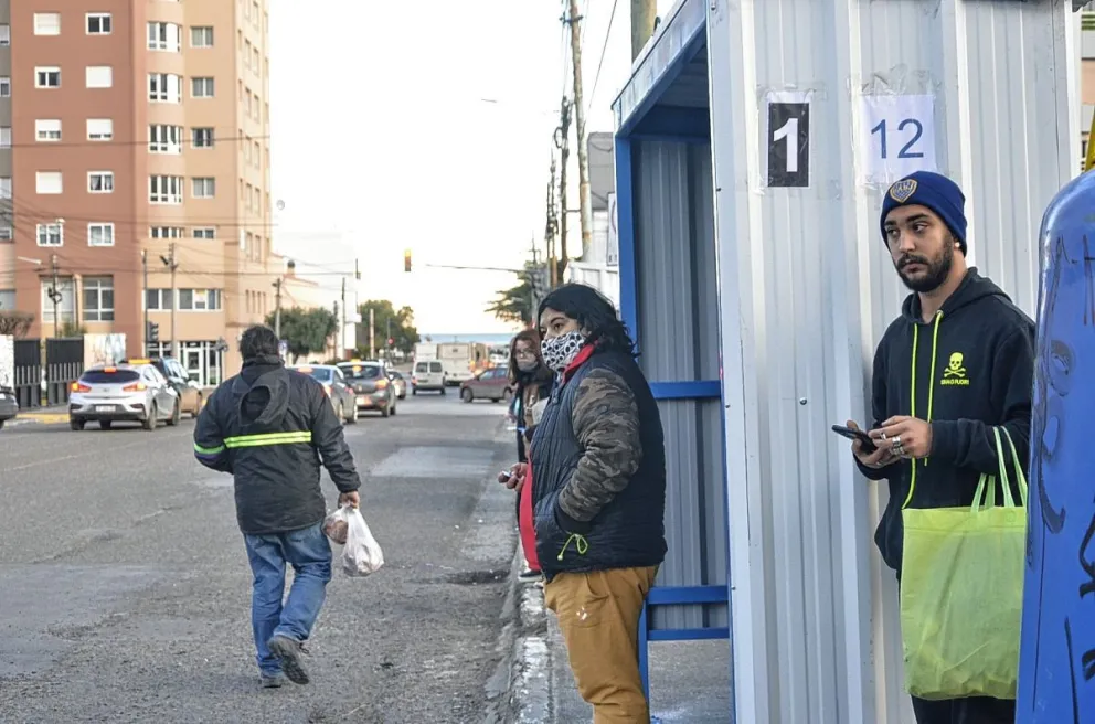 Colectiveros comodorenses adhieren al paro nacional de mañana