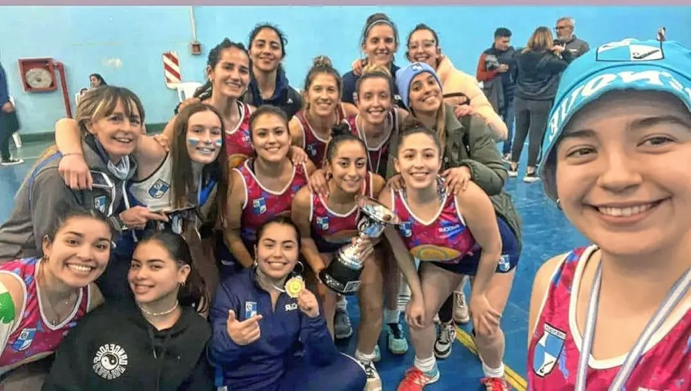 Hockey: Chenque se quedó con el torneo Indoor