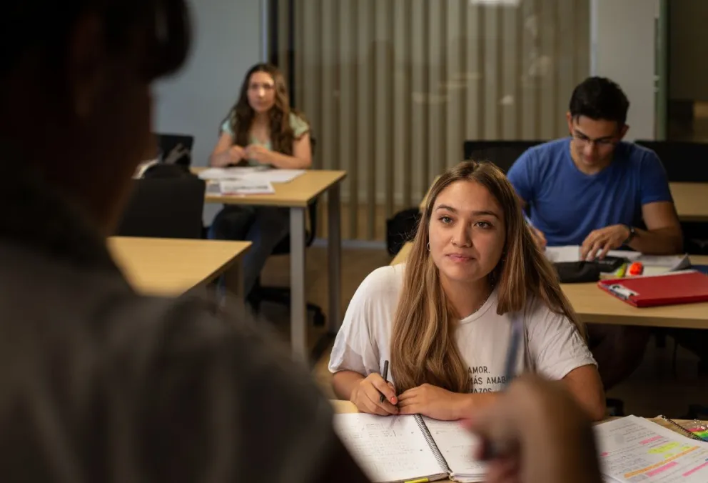 PAE junto a la Universidad de San Andrés lanzan una nueva edición de becas para estudiantes de Chubut y Santa Cruz