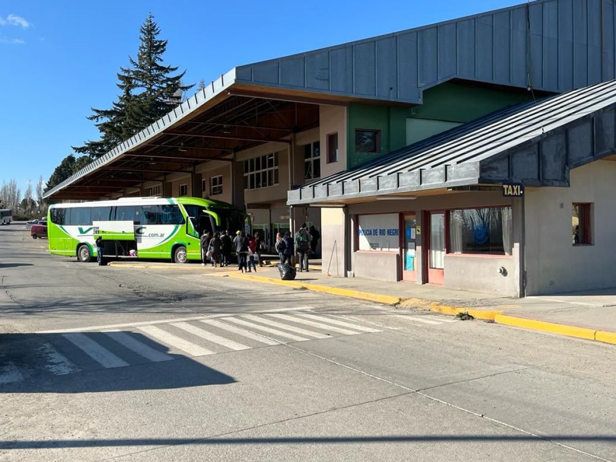 Refaccionan sanitarios y espacios comunes en la Terminal de Ómnibus