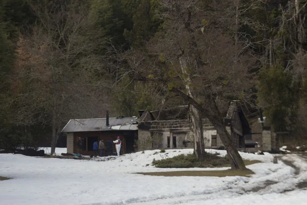Para el dueño de la cabaña incendiada, "había intenciones de destruir todo”