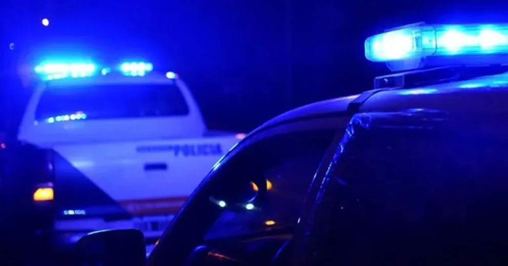 Encontraron a un hombre tirado en la calle con una herida de arma blanca