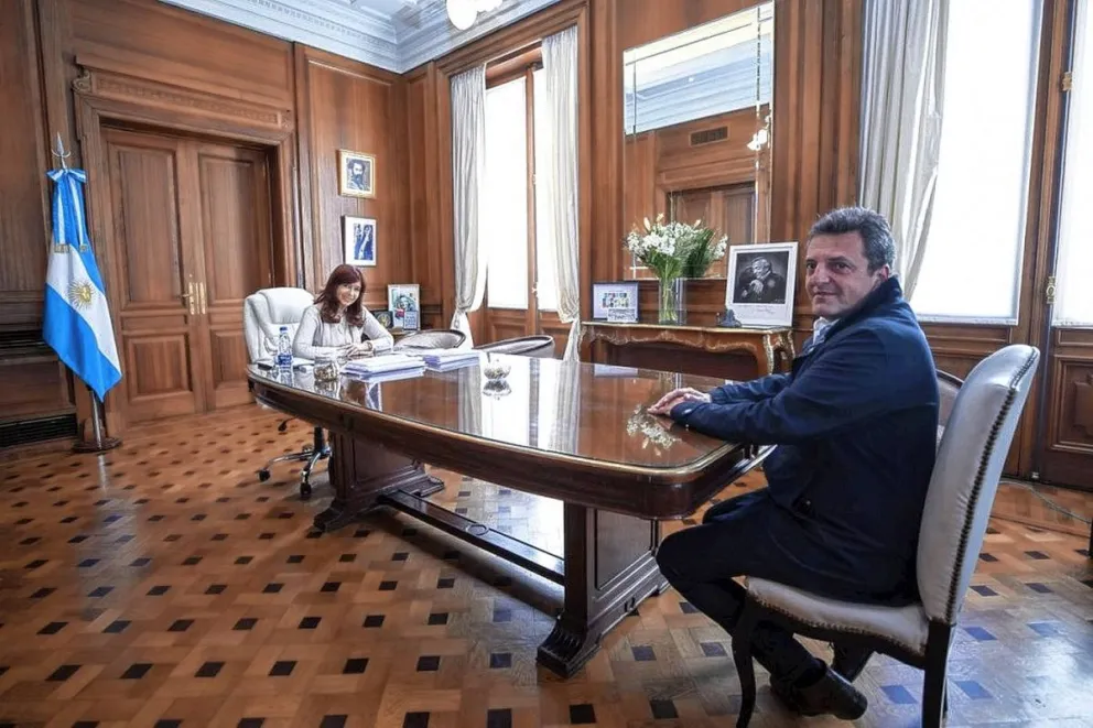 Cristina Kirchner recibió a Sergio Massa, antes que asuma como "superministro"