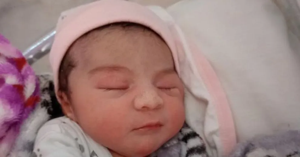 La pequeña Dafne recibió el ajuar de las Damas Valesanas