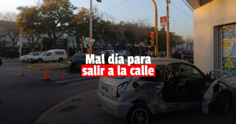 Un siniestro vial dejó dos automóviles destruidos