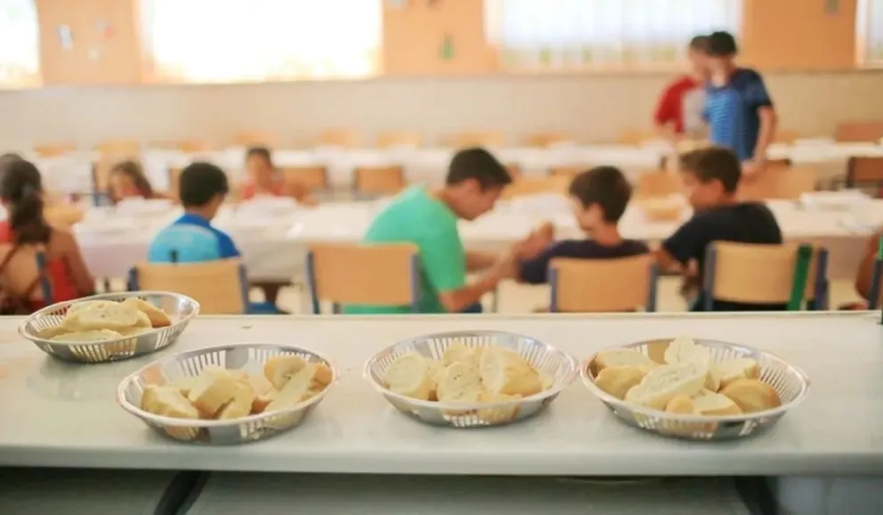 Increíble: hicieron un boquete en una escuela y se robaron la comida para los alumnos