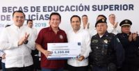 Yucatán otorga becas para educación superior a hijos de policías, en universidad a elección