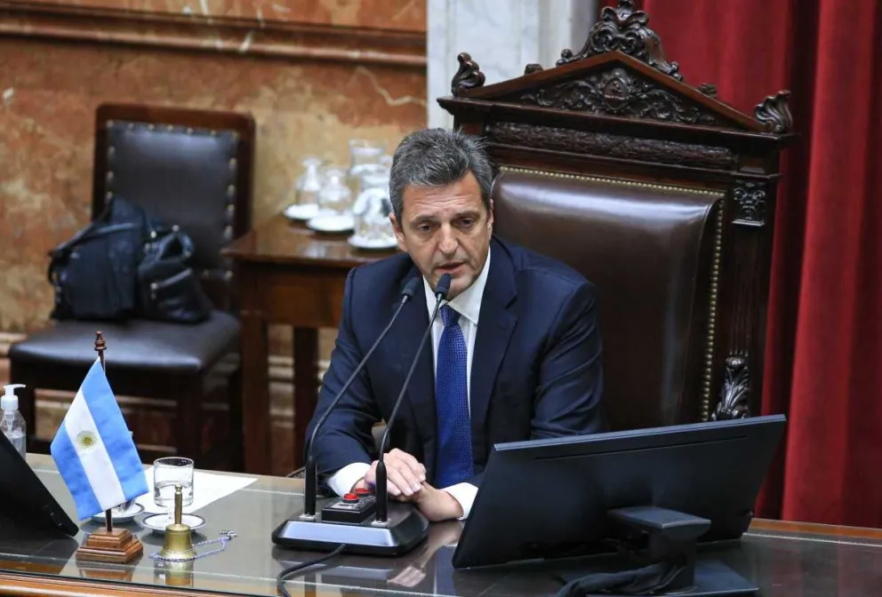 Massa desembarca en el Gabinete Nacional