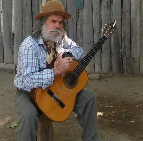 Profundo pesar por la muerte de Pedro Aedo, reconocido cantautor folclórico de Roca