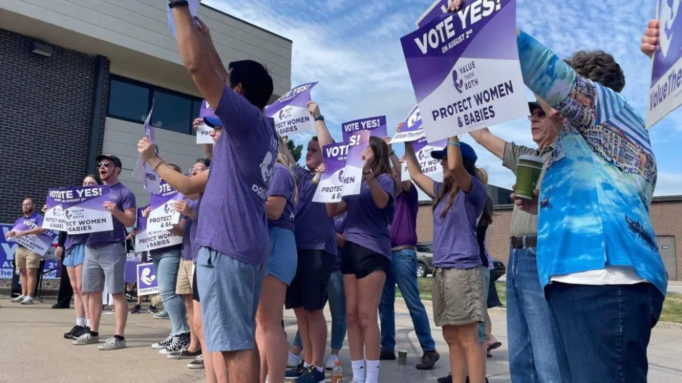 Kansas, el primer estado de EEUU en ratificar el derecho al aborto en un referéndum