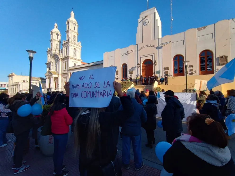 Los feriantes reniegan de trasladarse al predio del ferrocarril