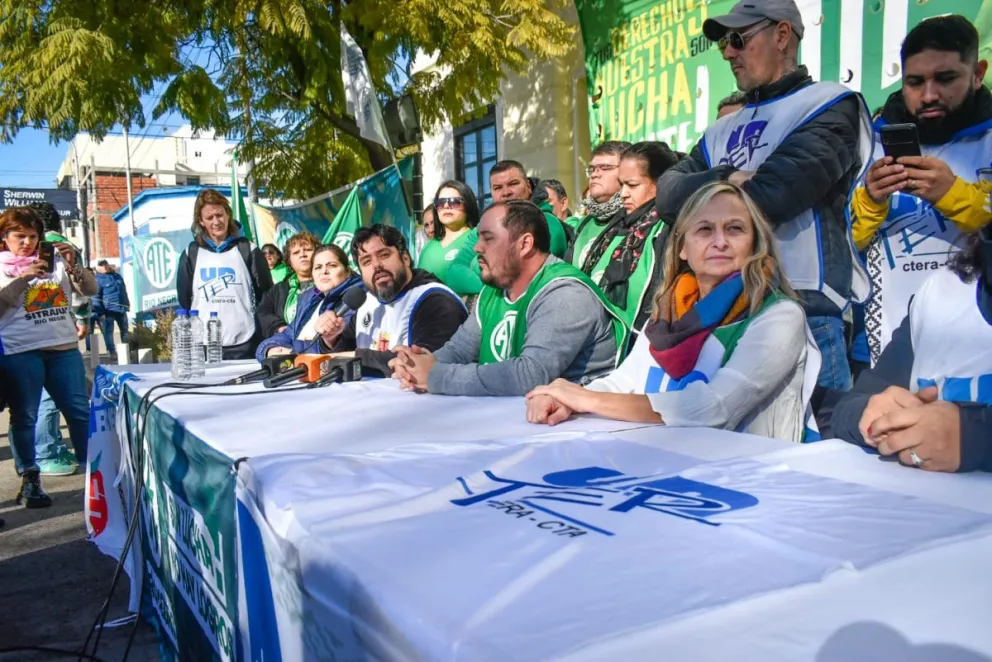 Docentes adelantan condiciones para alcanzar un acuerdo en la paritaria del viernes