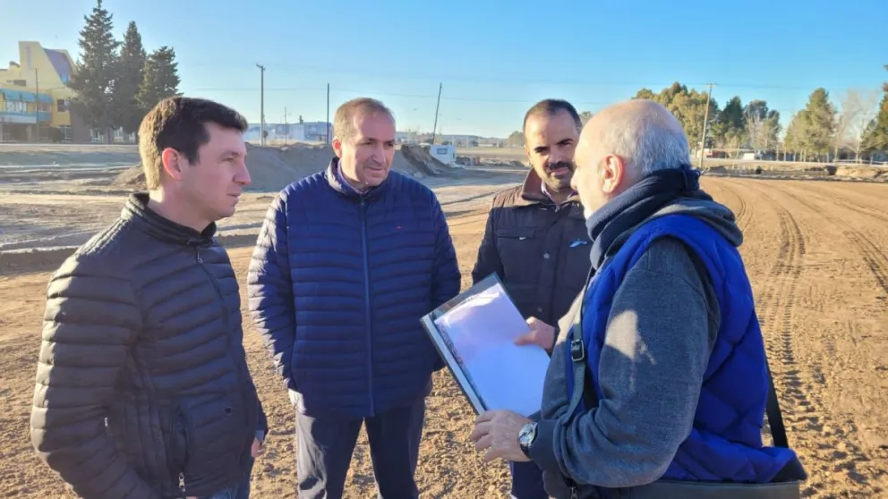 Casas encabezó una recorrida por obras viales