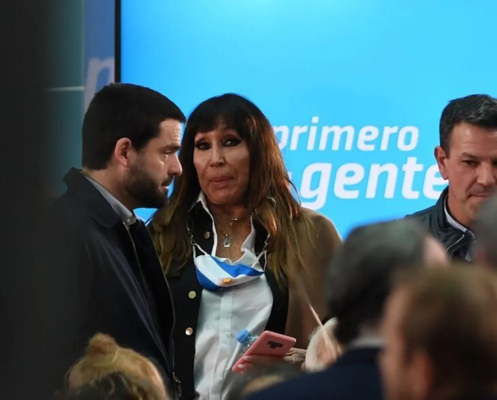 Moria Casán dijo presente en el juramento de Sergio Massa