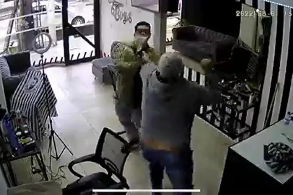 Insólito intento de robo en una peluquería: el ladrón se arrepintió y dijo que todo “era una joda”
