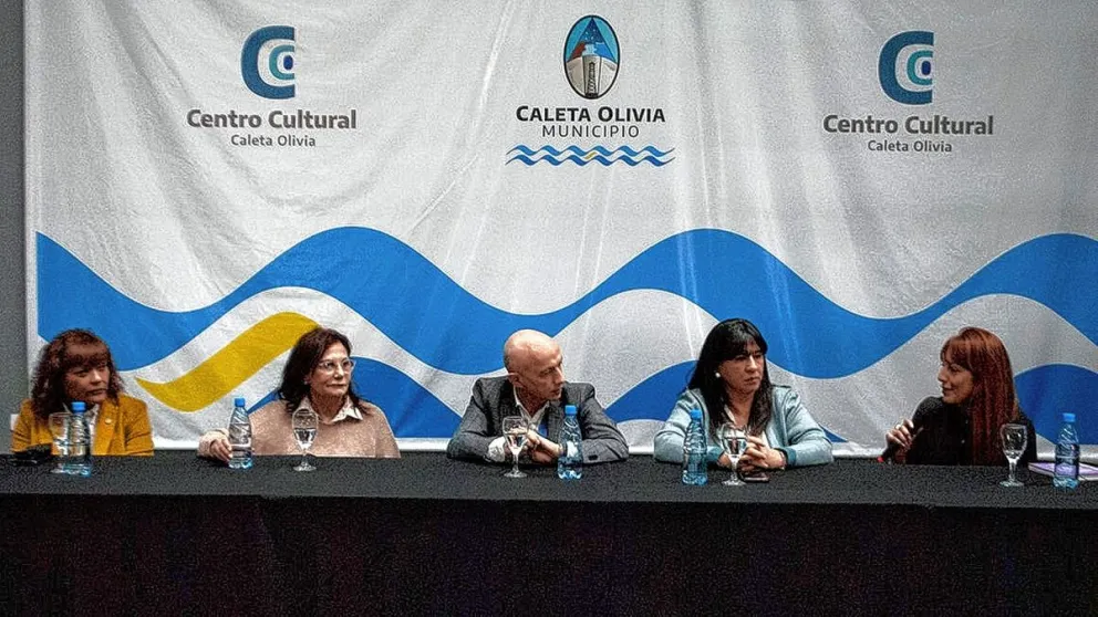 El Municipio de Caleta Olivia presentó el proyecto de educación ambiental junto a la Fundación YPF 