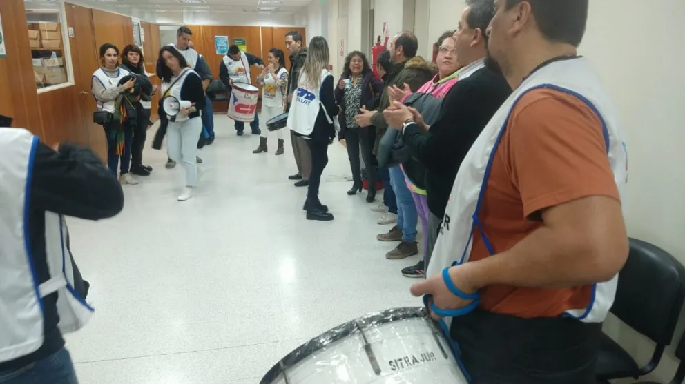 Sitrajur transita su segunda jornada de retención de servicios 