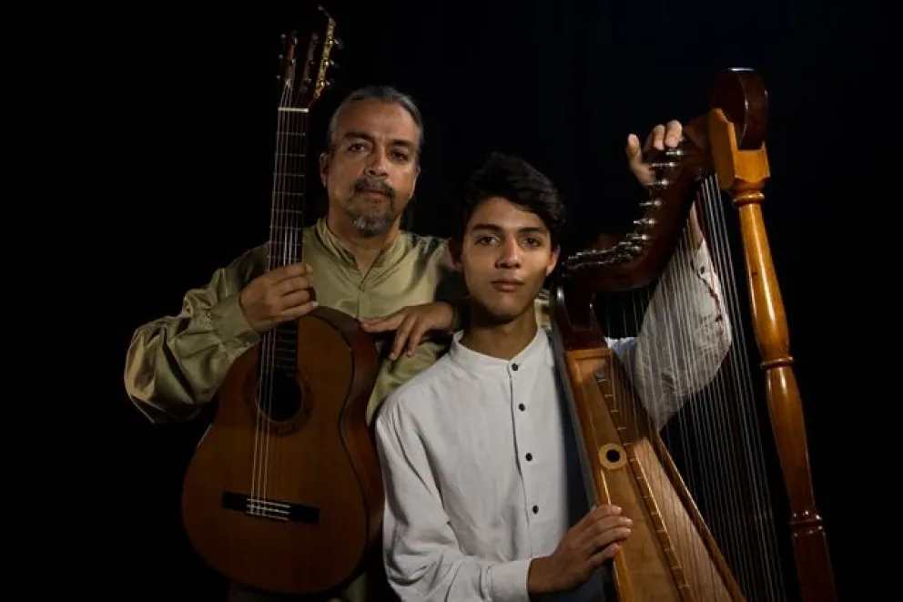 Guitarpa Dúo se presenta en el Centro Cultural de Rada Tilly