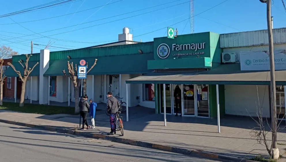 Los boqueteros siguen atacando en Viedma: esta vez le tocó el turno a Farmajur