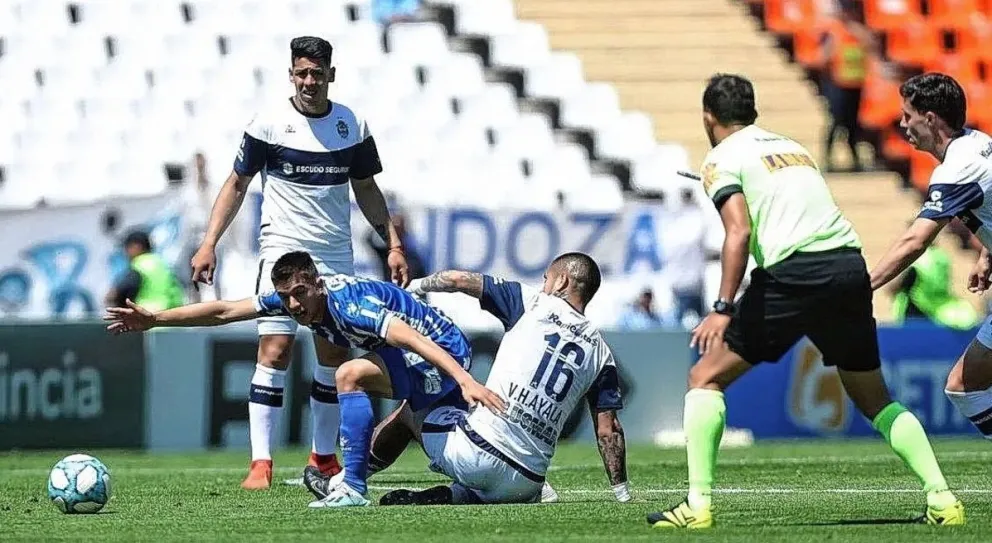 Gimnasia se mide con Godoy Cruz y quiere quedar a un paso del líder Atlético Tucumán