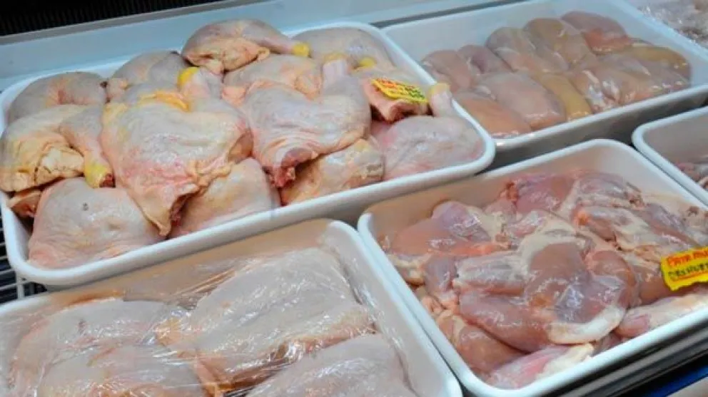Gripe aviar en Río Negro: Tabaré Bassi aclaró si se puede seguir consumiendo huevos y pollos