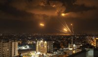 Mataron a un líder terrorista en Gaza y respondieron con un centenar de misiles
