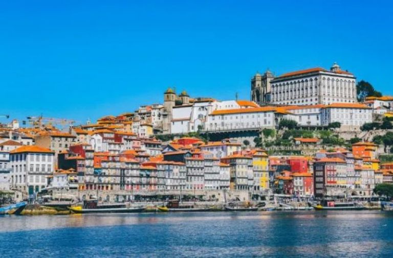 Portugal procura mão de obra estrangeira: como viver e trabalhar legalmente no país