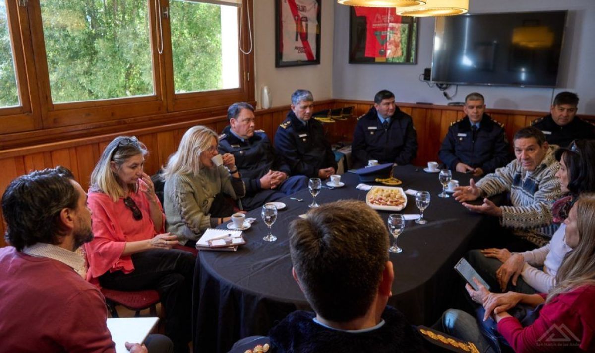 Vecinos se reunieron con el jefe de la policía de Neuquén 
