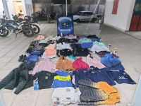 La Policía recuperó elementos y prendas de vestir que habían sido sustraídos de dos comercios