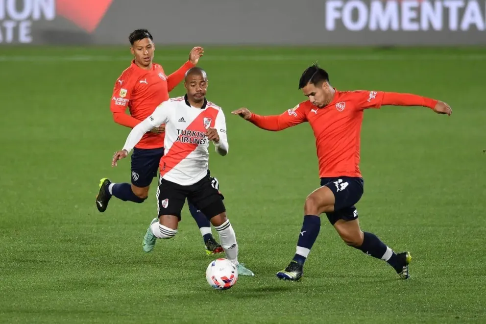 River visita a Independiente: hora, por dónde verlo y formaciones