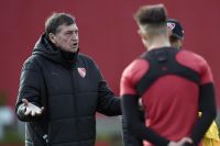 River visita a Independiente, que contará con el regreso de Julio César Falcioni